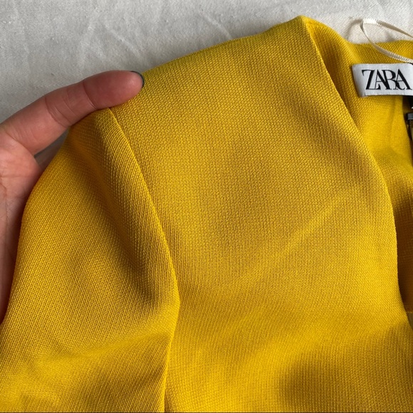 🥂 ZARA YELLOW SQUARE SHOULDER LONG SLEEVE ASYMMETRICAL MINI DRESS! - Picture 9 of 13
